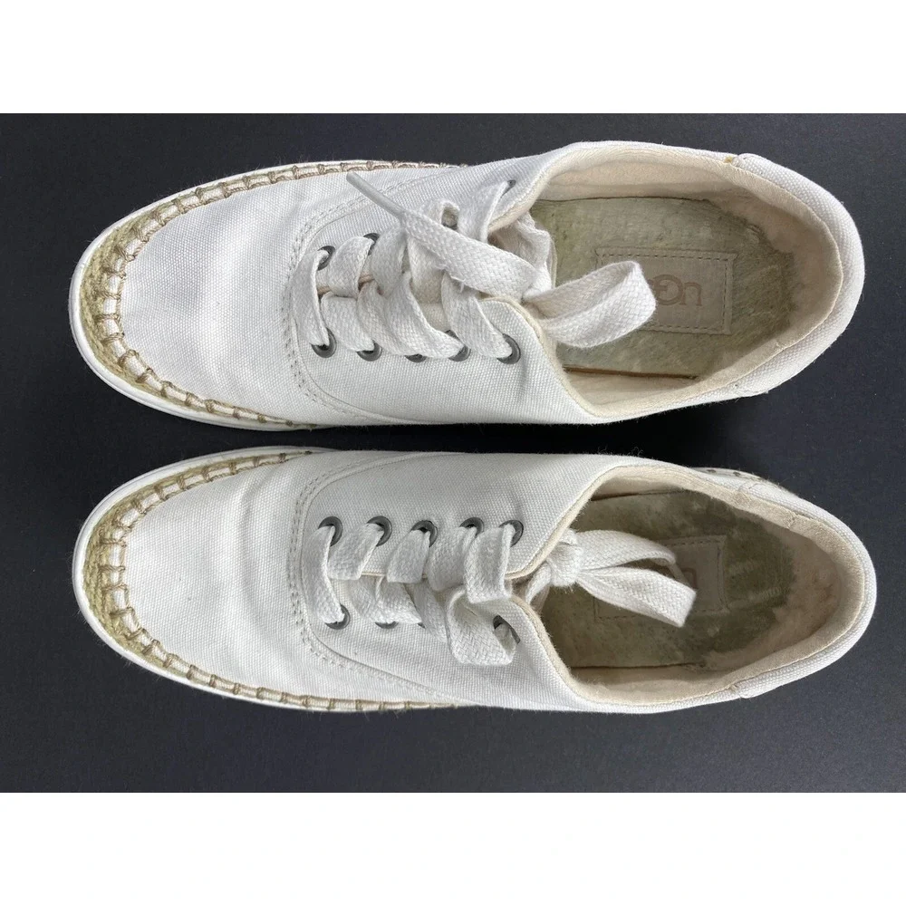 UGG Sneakers Girls Size 6 White Canvas‎ Lace Up Decorated Edge Fur Inside Heel